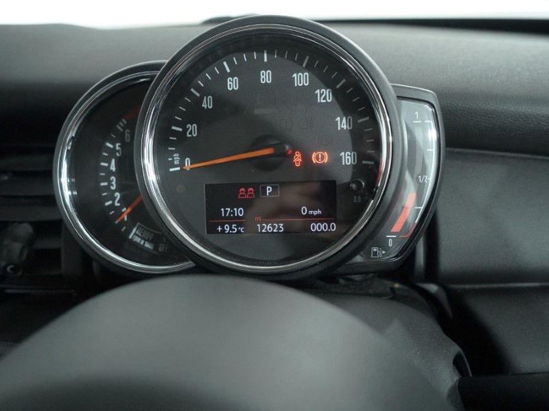 2018 (68) MINI HATCHBACK 1.5 One II 3dr Step Auto 5123250