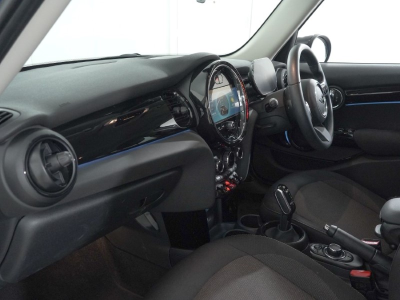 2023 (23) MINI HATCHBACK 1.5 Cooper Classic 5dr 5133636