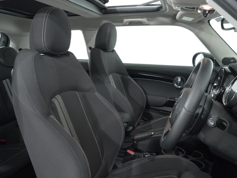 2022 (72) MINI HATCHBACK 2.0 Cooper S Classic 3dr Auto 5133213