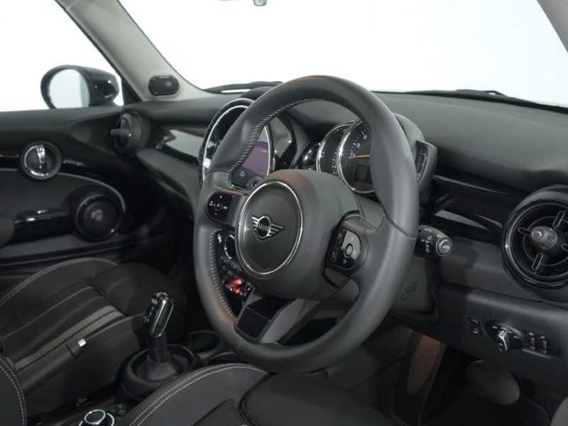 2022 (72) MINI HATCHBACK 2.0 Cooper S Classic 3dr Auto 5133211