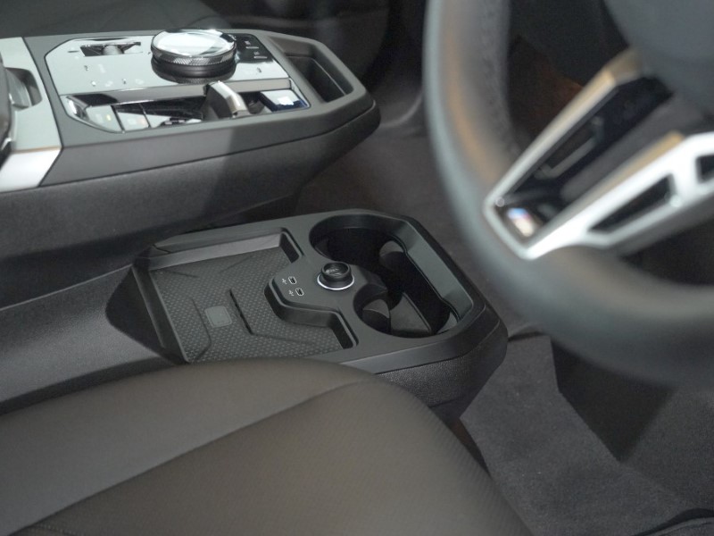 2024 (74) BMW iX 240kW xDrive40 M Sport 76.6kWh 5dr Auto 5166096