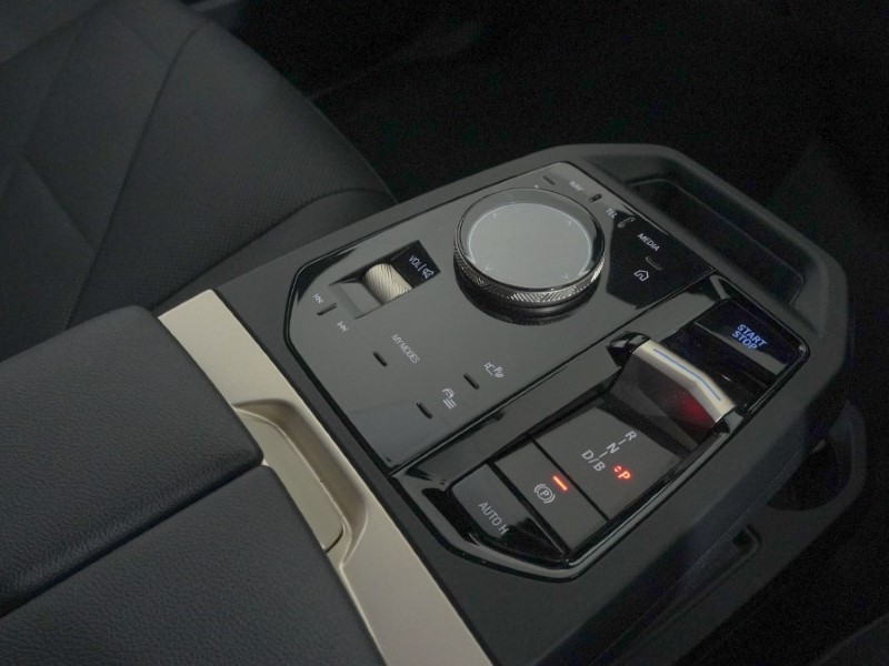 2024 (73) BMW iX 240kW xDrive40 M Sport 76.6kWh 5dr Auto 5165750