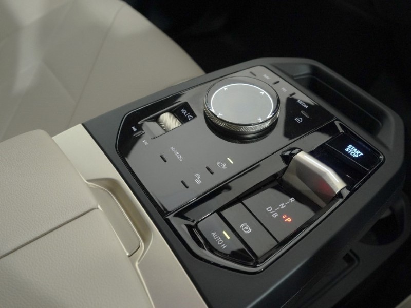 2024 (73) BMW iX 240kW xDrive40 M Sport 76.6kWh 5dr Auto 5166192