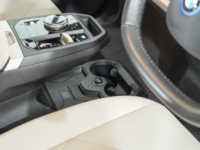 2024 (73) BMW iX 240kW xDrive40 M Sport 76.6kWh 5dr Auto 5166185