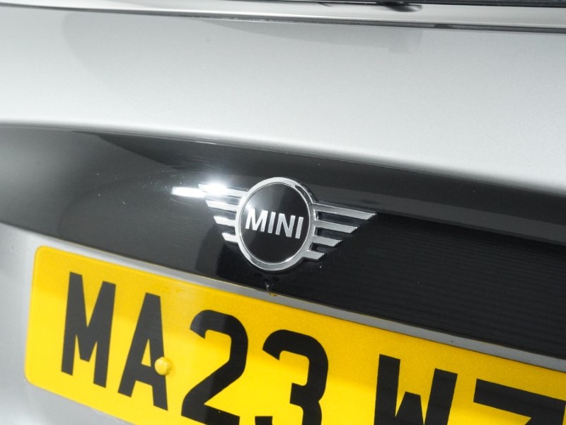 2023 (23) MINI HATCHBACK 1.5 Cooper Classic Premium 3dr 5160928