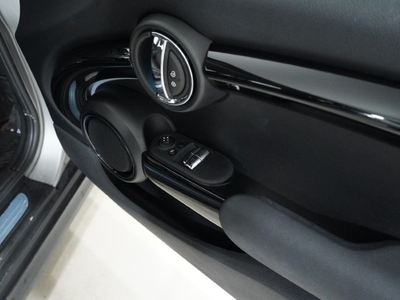 2023 (23) MINI HATCHBACK 1.5 Cooper Classic Premium 3dr 5160940