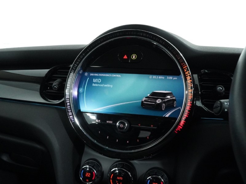 2023 (23) MINI HATCHBACK 1.5 Cooper Classic Premium 3dr 5160956