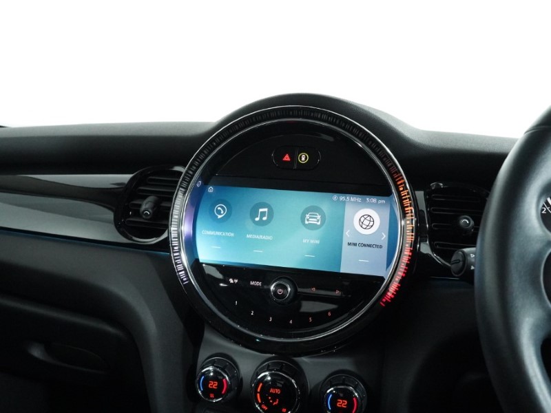 2023 (23) MINI HATCHBACK 1.5 Cooper Classic Premium 3dr 5160948