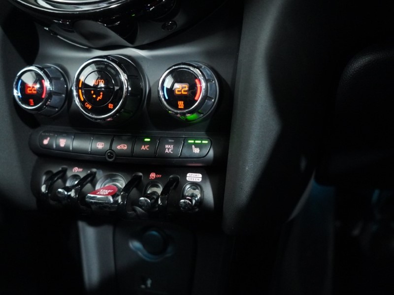 2023 (23) MINI HATCHBACK 1.5 Cooper Classic Premium 3dr 5160953