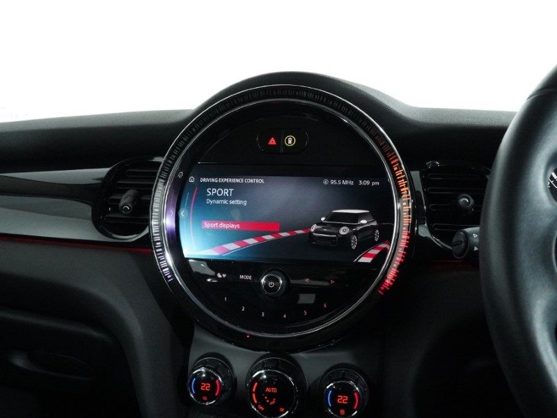 2023 (23) MINI HATCHBACK 1.5 Cooper Classic Premium 3dr 5160955