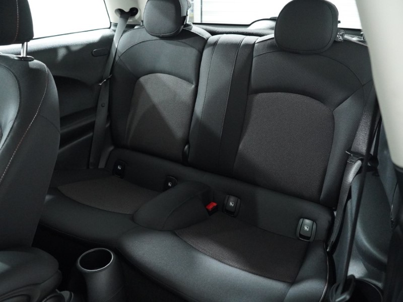 2023 (23) MINI HATCHBACK 1.5 Cooper Classic Premium 3dr 5160933