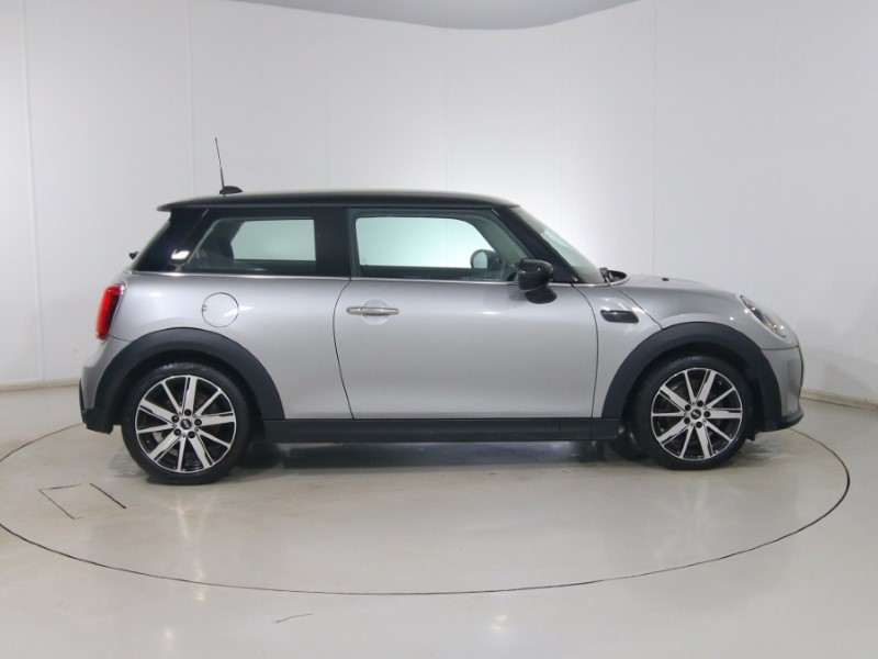 2023 (23) MINI HATCHBACK 1.5 Cooper Classic Premium 3dr 5160971