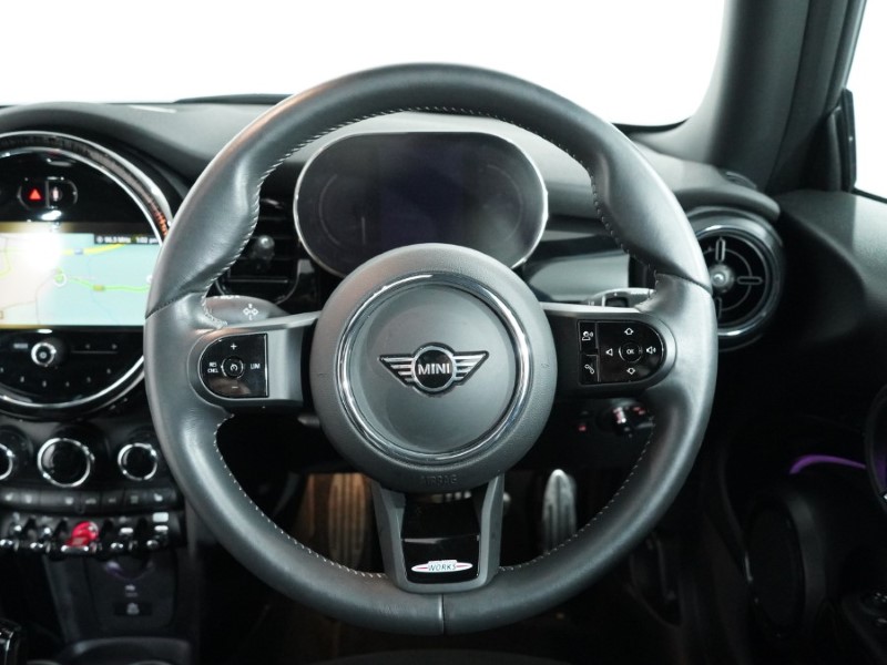 2024 (73) MINI HATCHBACK 1.5 Cooper Sport Premium Plus 3dr Auto 5159382