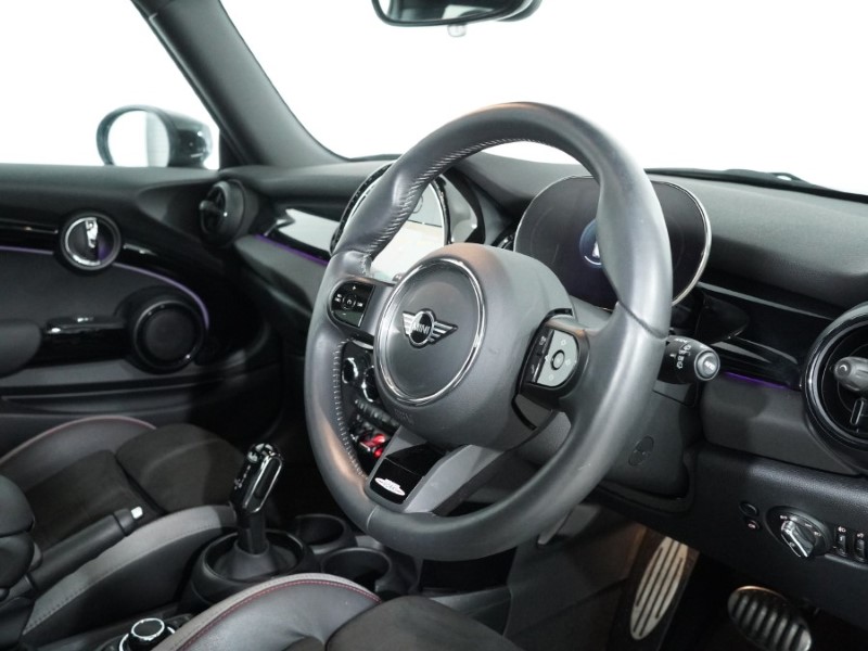 2024 (73) MINI HATCHBACK 1.5 Cooper Sport Premium Plus 3dr Auto 5159392