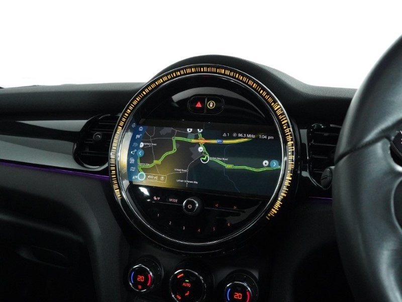 2024 (73) MINI HATCHBACK 1.5 Cooper Sport Premium Plus 3dr Auto 5159403