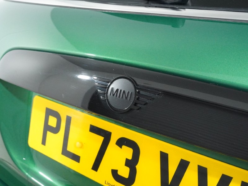 2024 (73) MINI HATCHBACK 1.5 Cooper Sport Premium Plus 3dr Auto 5159375
