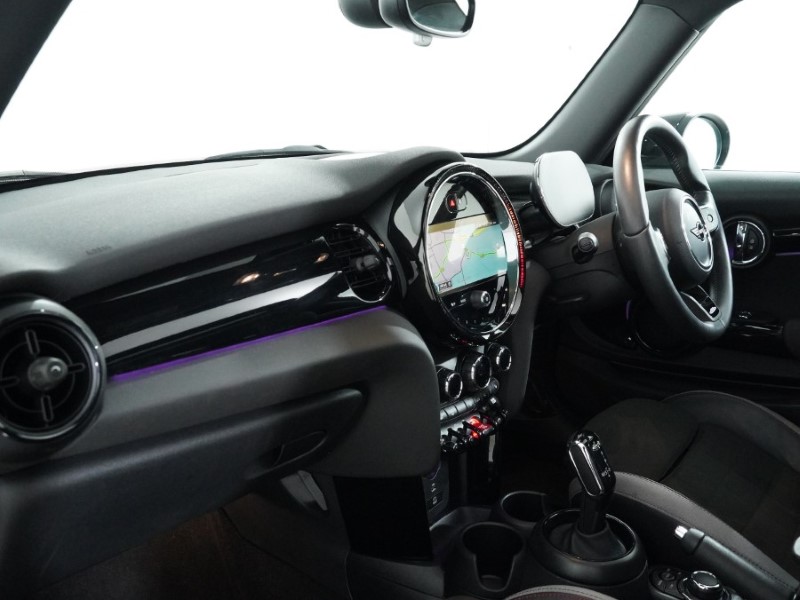 2024 (73) MINI HATCHBACK 1.5 Cooper Sport Premium Plus 3dr Auto 5159378