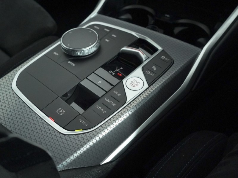 2025 (75) BMW 3 SERIES 320i M Sport 4dr Step Auto 5191583