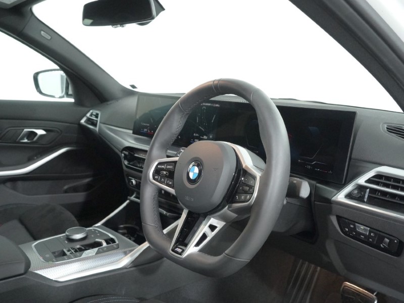 2025 (75) BMW 3 SERIES 320i M Sport 4dr Step Auto 5191572