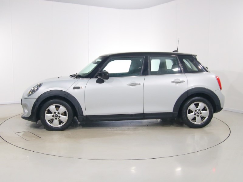 2020 (70) MINI HATCHBACK 1.5 Cooper Classic II 5dr Auto 5228748