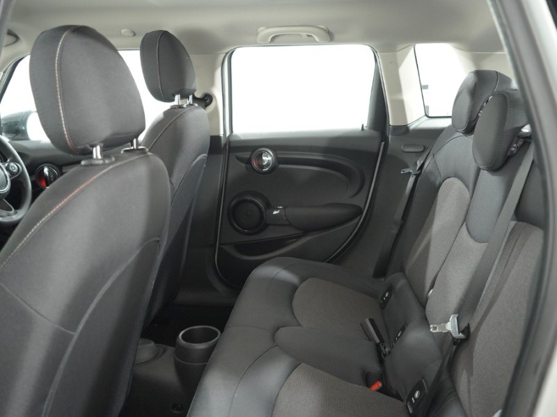 2020 (70) MINI HATCHBACK 1.5 Cooper Classic II 5dr Auto 5228719