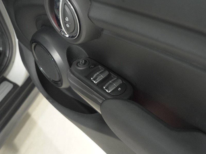 2020 (70) MINI HATCHBACK 1.5 Cooper Classic II 5dr Auto 5228730