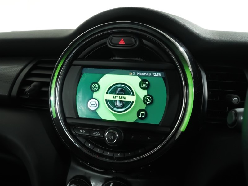 2020 (70) MINI HATCHBACK 1.5 Cooper Classic II 5dr Auto 5228735