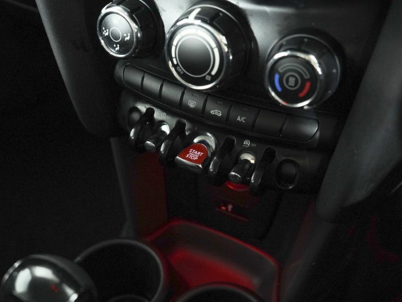 2020 (70) MINI HATCHBACK 1.5 Cooper Classic II 5dr Auto 5228741