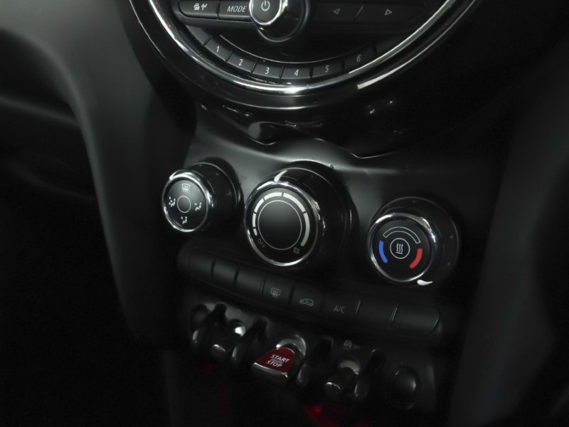 2020 (70) MINI HATCHBACK 1.5 Cooper Classic II 5dr Auto 5228740