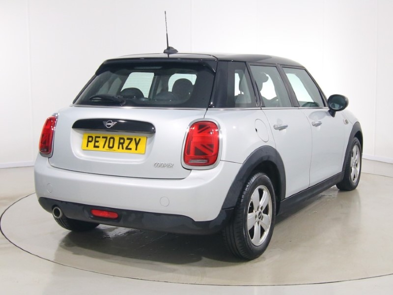 2020 (70) MINI HATCHBACK 1.5 Cooper Classic II 5dr Auto 5228751
