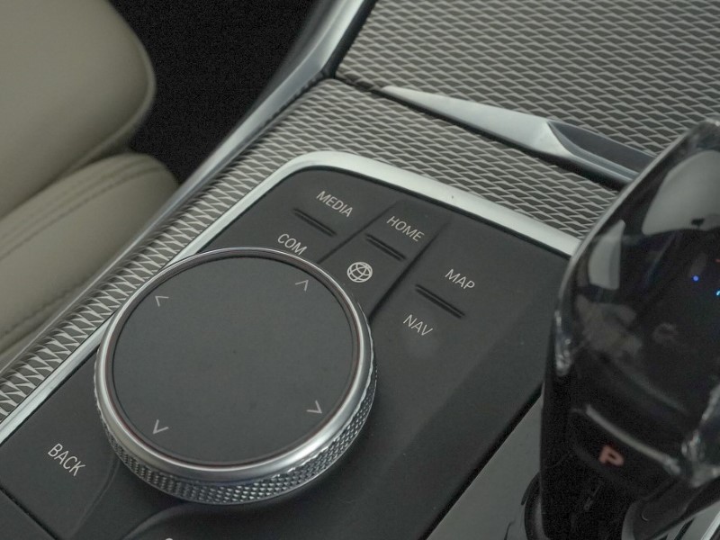 2020 (20) BMW 3 SERIES 330e M Sport 4dr Auto [Plus Pack] 5213394