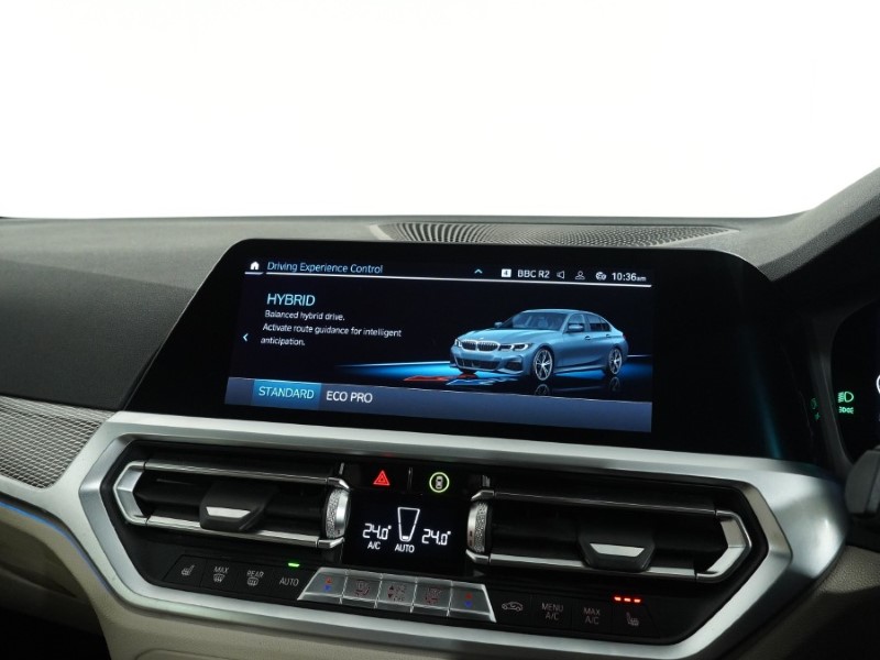 2020 (20) BMW 3 SERIES 330e M Sport 4dr Auto [Plus Pack] 5213398