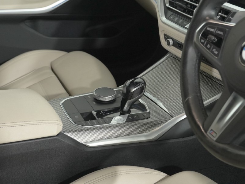 2020 (20) BMW 3 SERIES 330e M Sport 4dr Auto [Plus Pack] 5213385