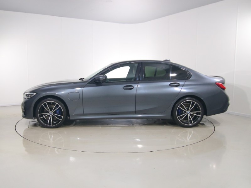 2020 (20) BMW 3 SERIES 330e M Sport 4dr Auto [Plus Pack] 5213409