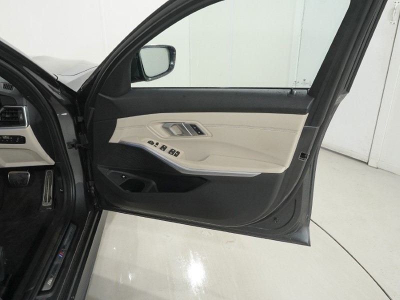 2020 (20) BMW 3 SERIES 330e M Sport 4dr Auto [Plus Pack] 5213382