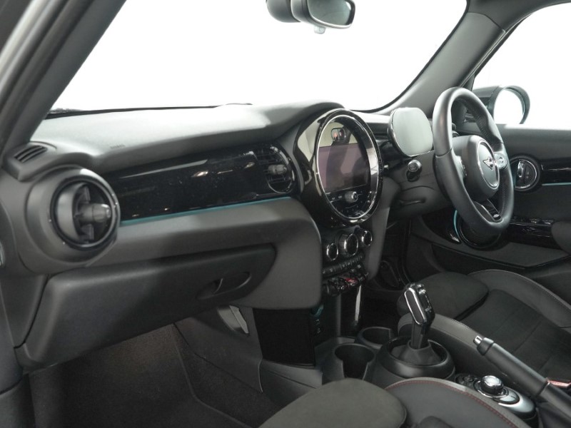 2023 (73) MINI HATCHBACK 1.5 Cooper Sport Premium 5dr Auto 5214186