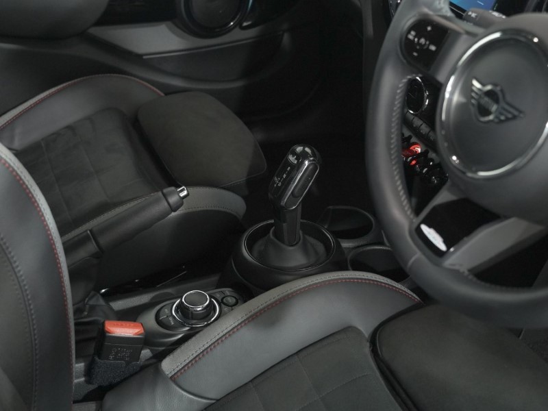 2023 (73) MINI HATCHBACK 1.5 Cooper Sport Premium 5dr Auto 5214199