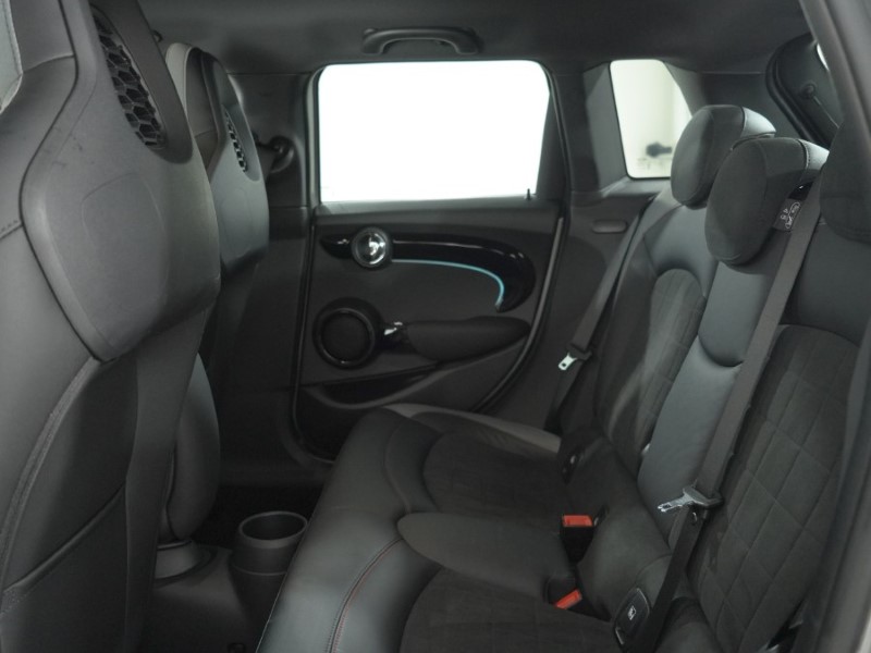 2023 (73) MINI HATCHBACK 1.5 Cooper Sport Premium 5dr Auto 5214187