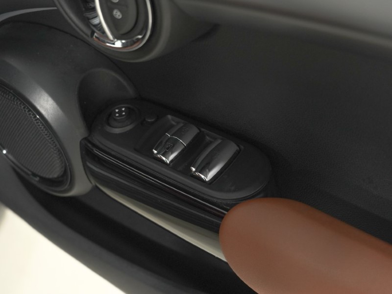 2021 (21) MINI CONVERTIBLE 1.5 Cooper Exclusive 2dr Auto 5223370