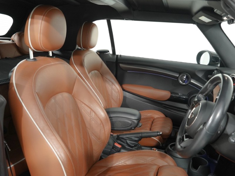 2021 (21) MINI CONVERTIBLE 1.5 Cooper Exclusive 2dr Auto 5223367