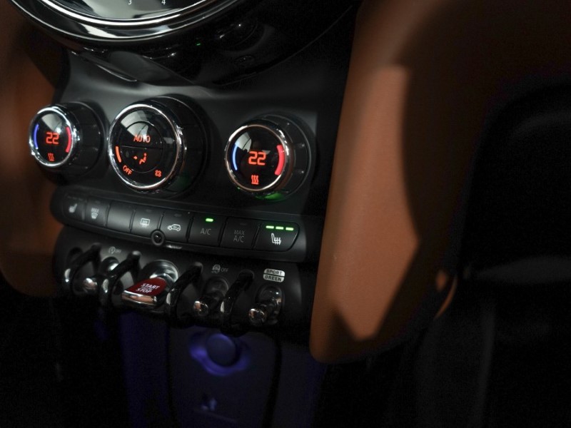 2021 (21) MINI CONVERTIBLE 1.5 Cooper Exclusive 2dr Auto 5223384