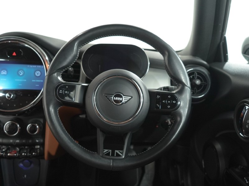 2021 (21) MINI CONVERTIBLE 1.5 Cooper Exclusive 2dr Auto 5223362