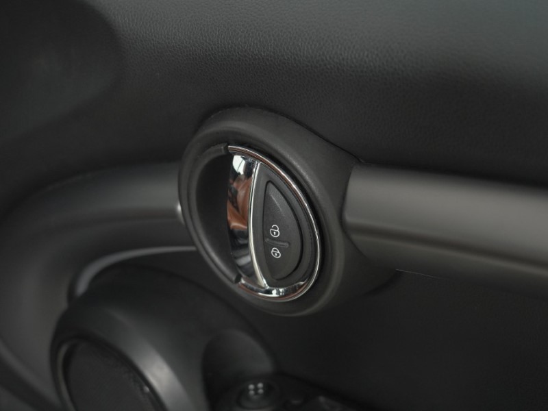 2021 (21) MINI CONVERTIBLE 1.5 Cooper Exclusive 2dr Auto 5223371