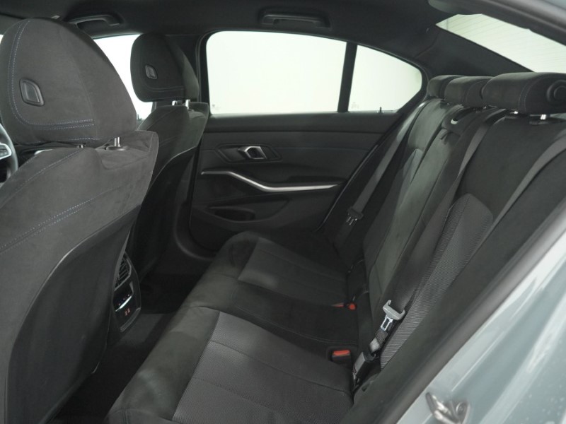 2025 (75) BMW 3 SERIES 320i M Sport 4dr Step Auto 5230611