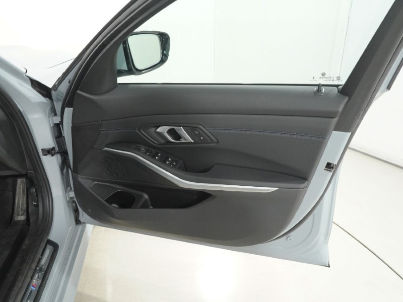 2025 (75) BMW 3 SERIES 320i M Sport 4dr Step Auto 5230620