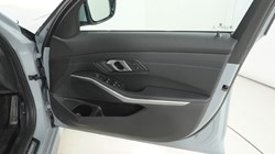 2025 (75) BMW 3 SERIES 320i M Sport 4dr Step Auto 5230620