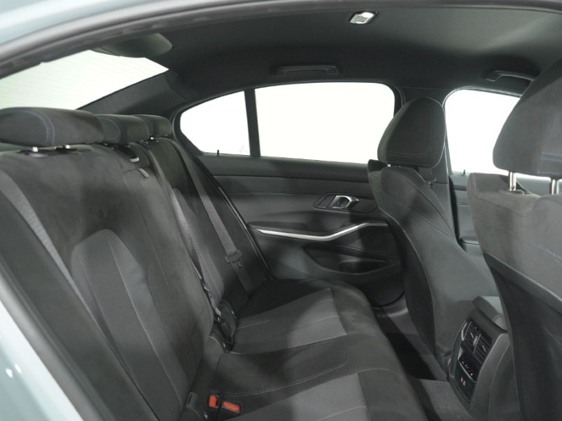 2025 (75) BMW 3 SERIES 320i M Sport 4dr Step Auto 5230615