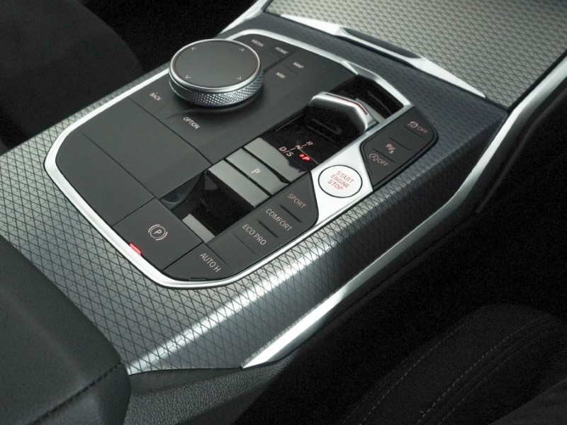 2025 (75) BMW 3 SERIES 320i M Sport 4dr Step Auto 5230635