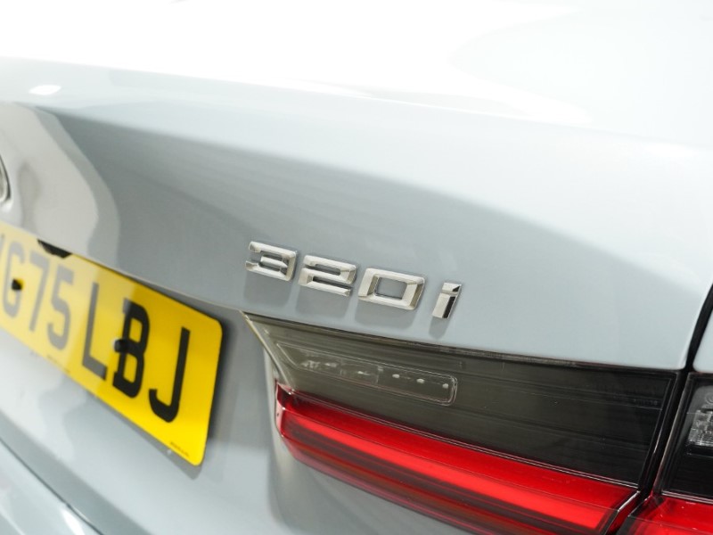 2025 (75) BMW 3 SERIES 320i M Sport 4dr Step Auto 5230606