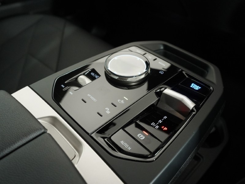 2023 (73) BMW iX 240kW xDrive40 M Sport 76.6kWh 5dr Auto 5218535